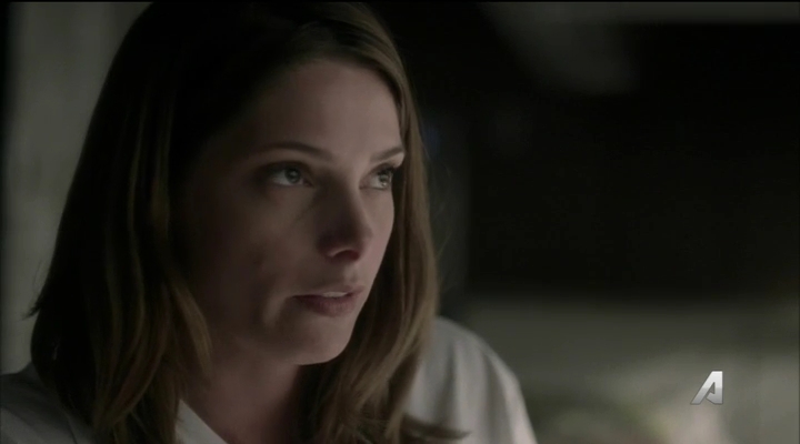 Ashley-Greene-dot_nl-Rogue3x14-0837.jpg