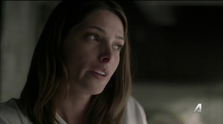 Ashley-Greene-dot_nl-Rogue3x14-0848.jpg