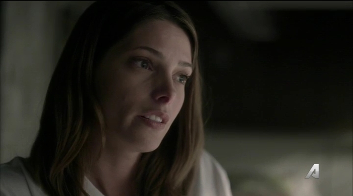 Ashley-Greene-dot_nl-Rogue3x14-0849.jpg