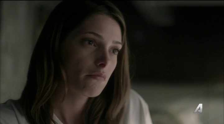 Ashley-Greene-dot_nl-Rogue3x14-0852.jpg