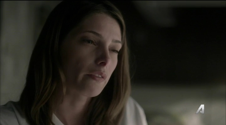 Ashley-Greene-dot_nl-Rogue3x14-0853.jpg