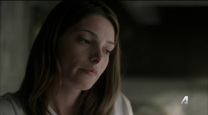 Ashley-Greene-dot_nl-Rogue3x14-0859.jpg