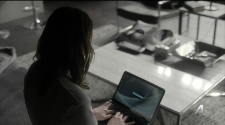Ashley-Greene-dot_nl-Rogue3x14-0980.jpg