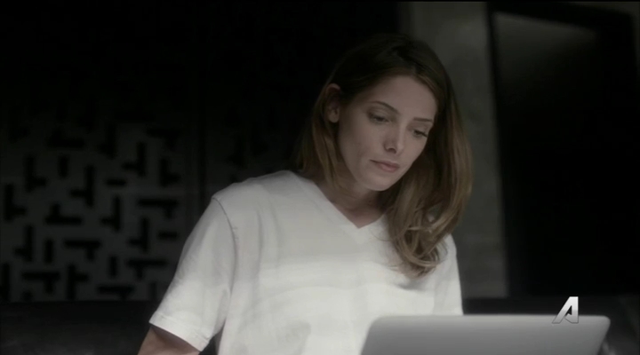 Ashley-Greene-dot_nl-Rogue3x14-0987.jpg