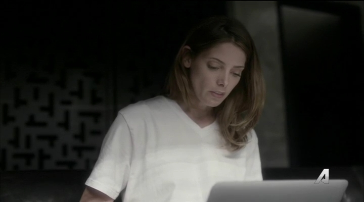 Ashley-Greene-dot_nl-Rogue3x14-0988.jpg