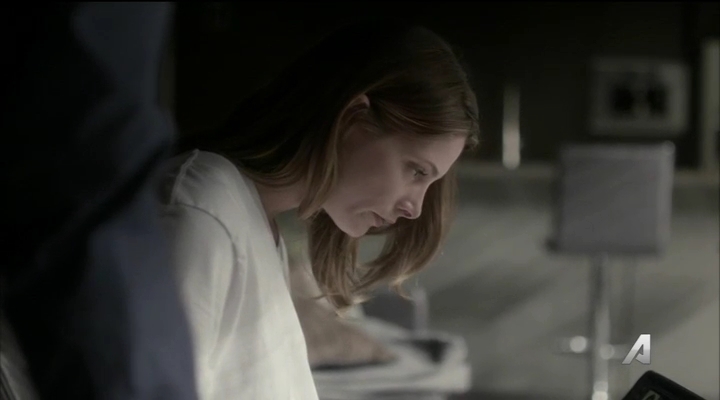 Ashley-Greene-dot_nl-Rogue3x14-0996.jpg