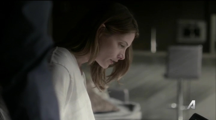 Ashley-Greene-dot_nl-Rogue3x14-0998.jpg