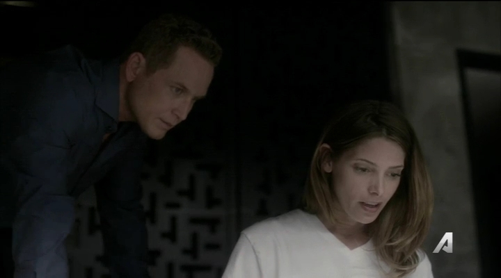 Ashley-Greene-dot_nl-Rogue3x14-1001.jpg