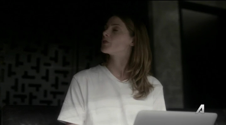 Ashley-Greene-dot_nl-Rogue3x14-1018.jpg