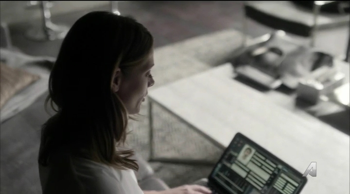 Ashley-Greene-dot_nl-Rogue3x14-1023.jpg