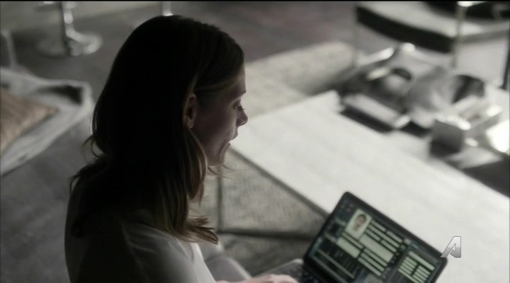 Ashley-Greene-dot_nl-Rogue3x14-1024.jpg