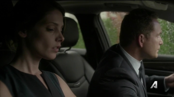 Ashley-Greene-dot_nl-Rogue3x14-1551.jpg