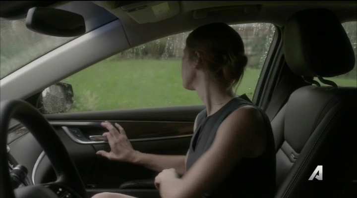 Ashley-Greene-dot_nl-Rogue3x14-1634.jpg