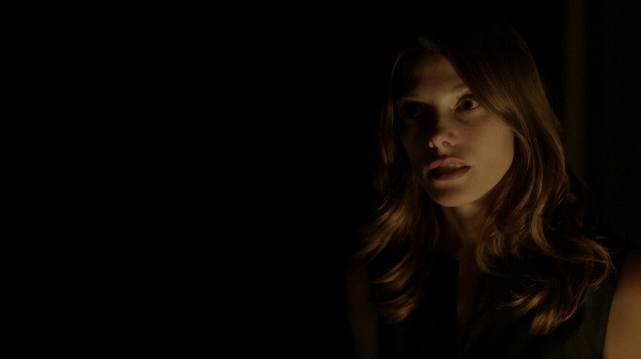 Ashley-Greene-dot-NL_Rogue3x15-0759.jpg