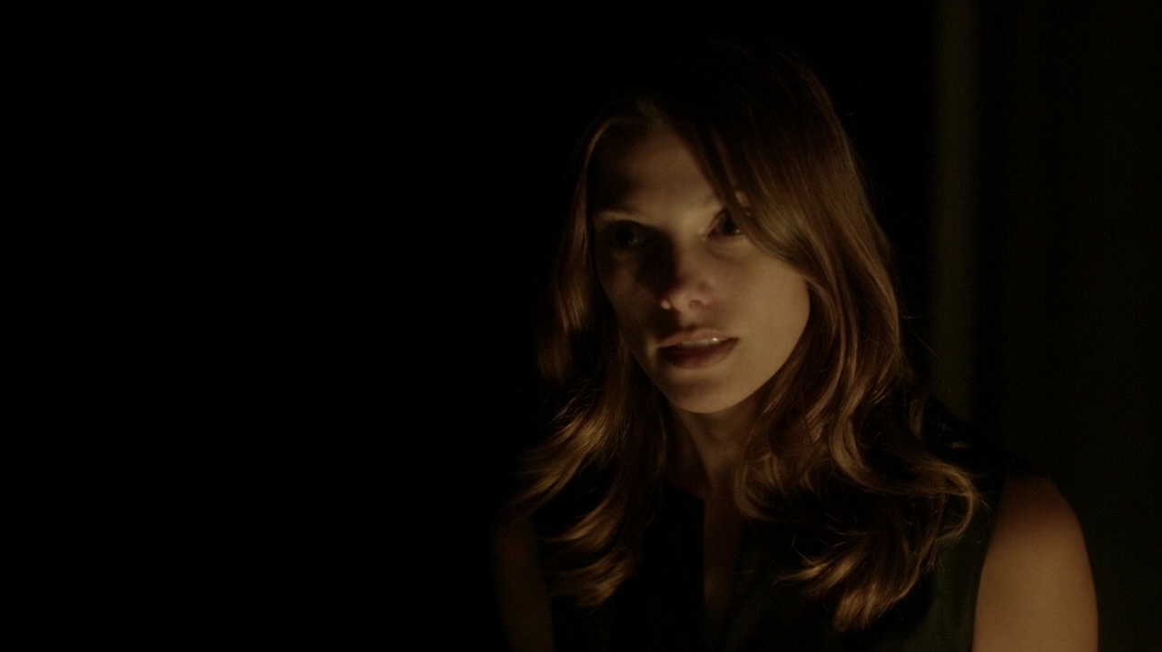 Ashley-Greene-dot-NL_Rogue3x15-0771.jpg