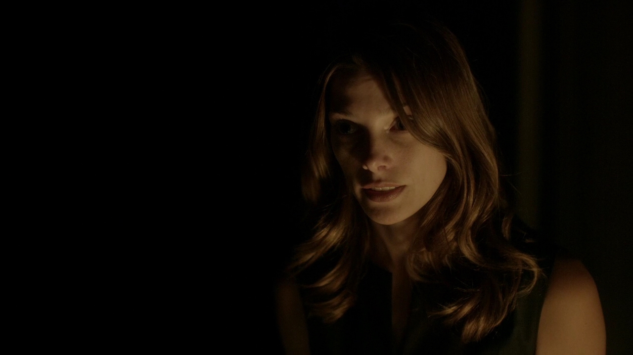 Ashley-Greene-dot-NL_Rogue3x15-0773.jpg