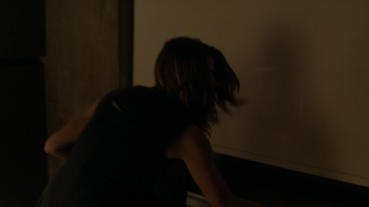 Ashley-Greene-dot-NL_Rogue3x15-0849.jpg