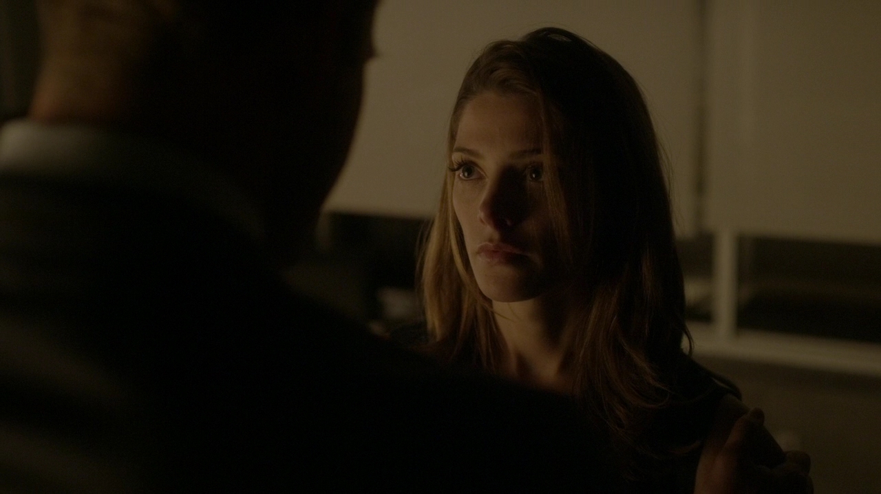 Ashley-Greene-dot-NL_Rogue3x15-0861.jpg
