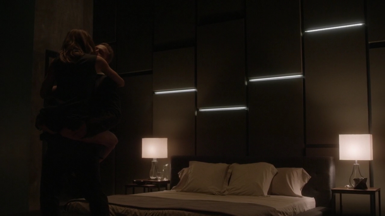 Ashley-Greene-dot-NL_Rogue3x15-0881.jpg