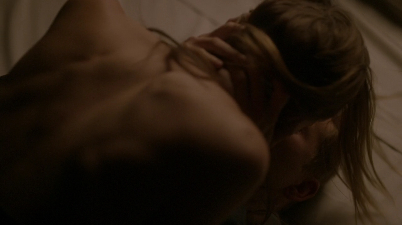 Ashley-Greene-dot-NL_Rogue3x15-0892.jpg