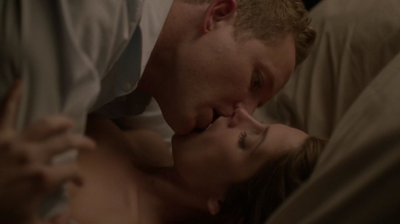 Ashley-Greene-dot-NL_Rogue3x15-0906.jpg
