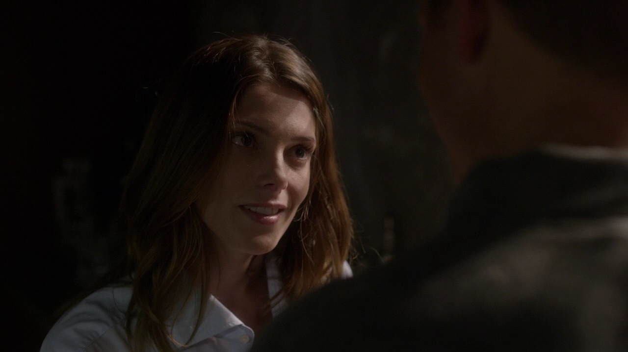Ashley-Greene-dot-NL_Rogue3x15-1083.jpg