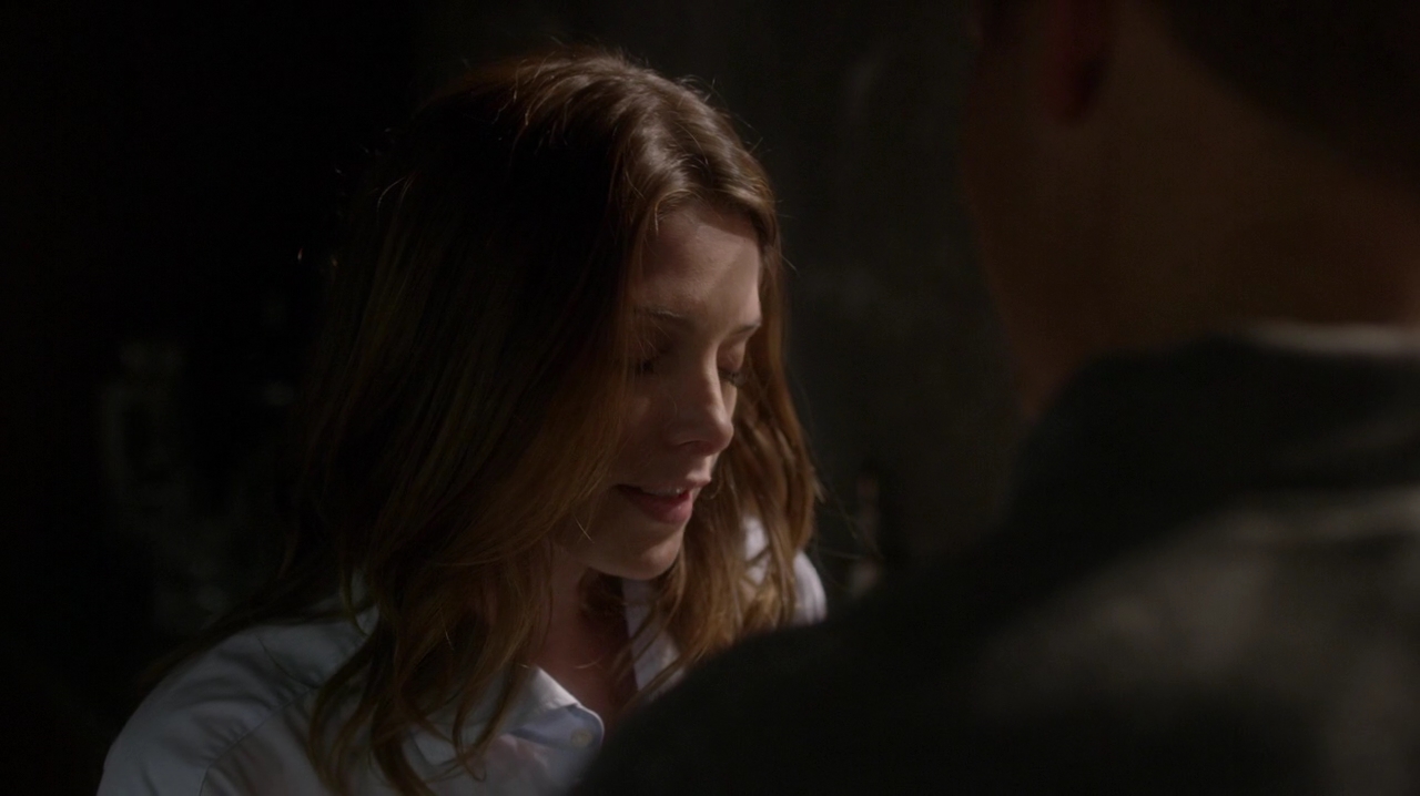 Ashley-Greene-dot-NL_Rogue3x15-1087.jpg