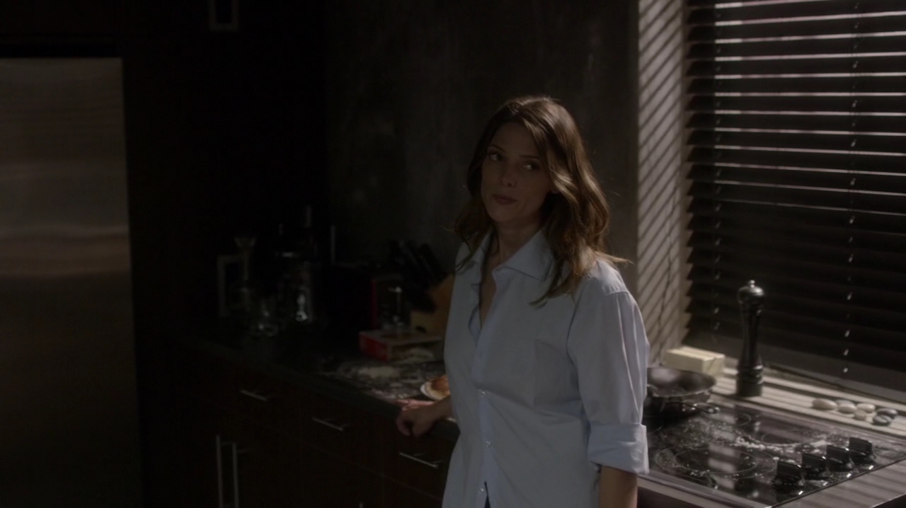 Ashley-Greene-dot-NL_Rogue3x15-1148.jpg