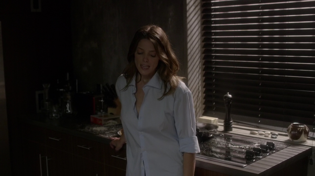 Ashley-Greene-dot-NL_Rogue3x15-1149.jpg