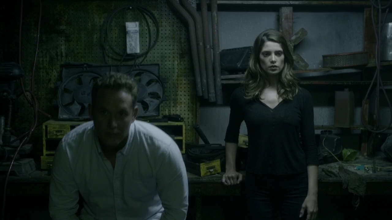 Ashley-Greene-dot-NL_Rogue3x15-2385.jpg