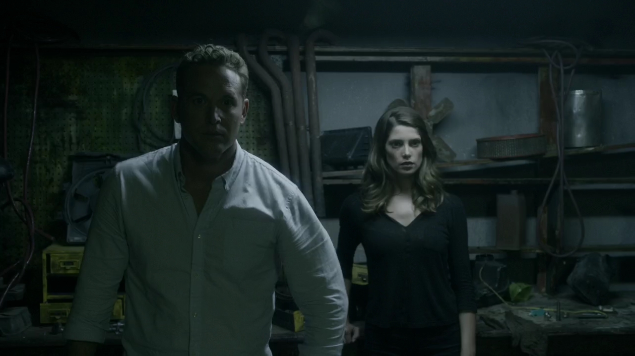 Ashley-Greene-dot-NL_Rogue3x15-2386.jpg