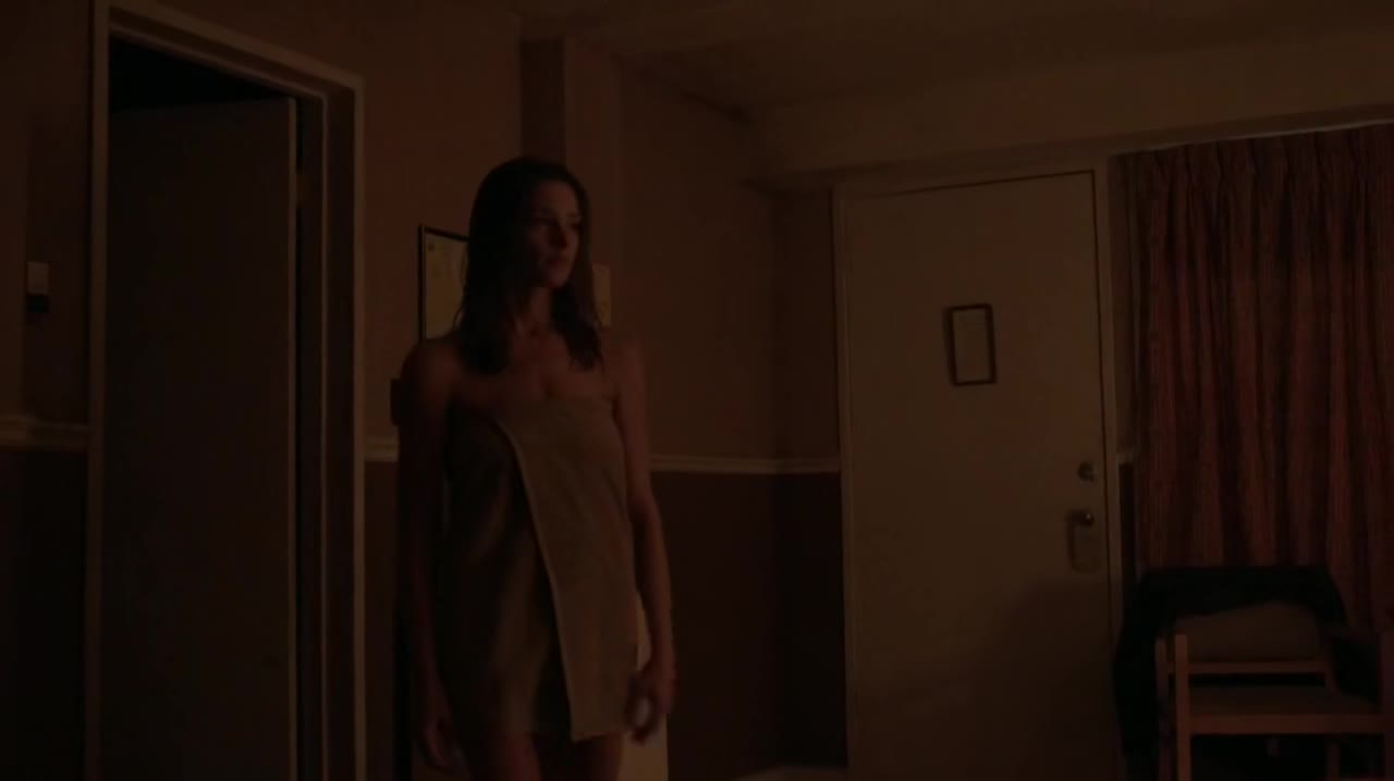 Ashley-Greene-dot-NL-Rouge3x18-00197.jpg