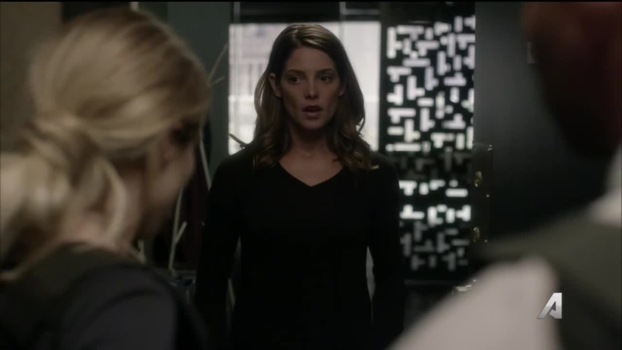 Ashley-Greene-dot-NL-Rouge3x20-00106.jpg