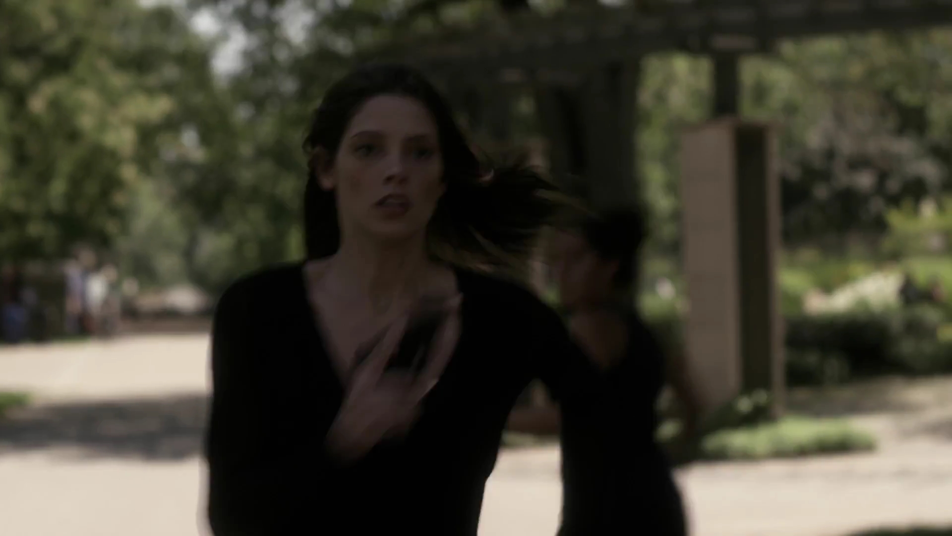 Ashley-Greene_dot_nl-RougeSeason3B-BehindTheScenesPremise0015.jpg