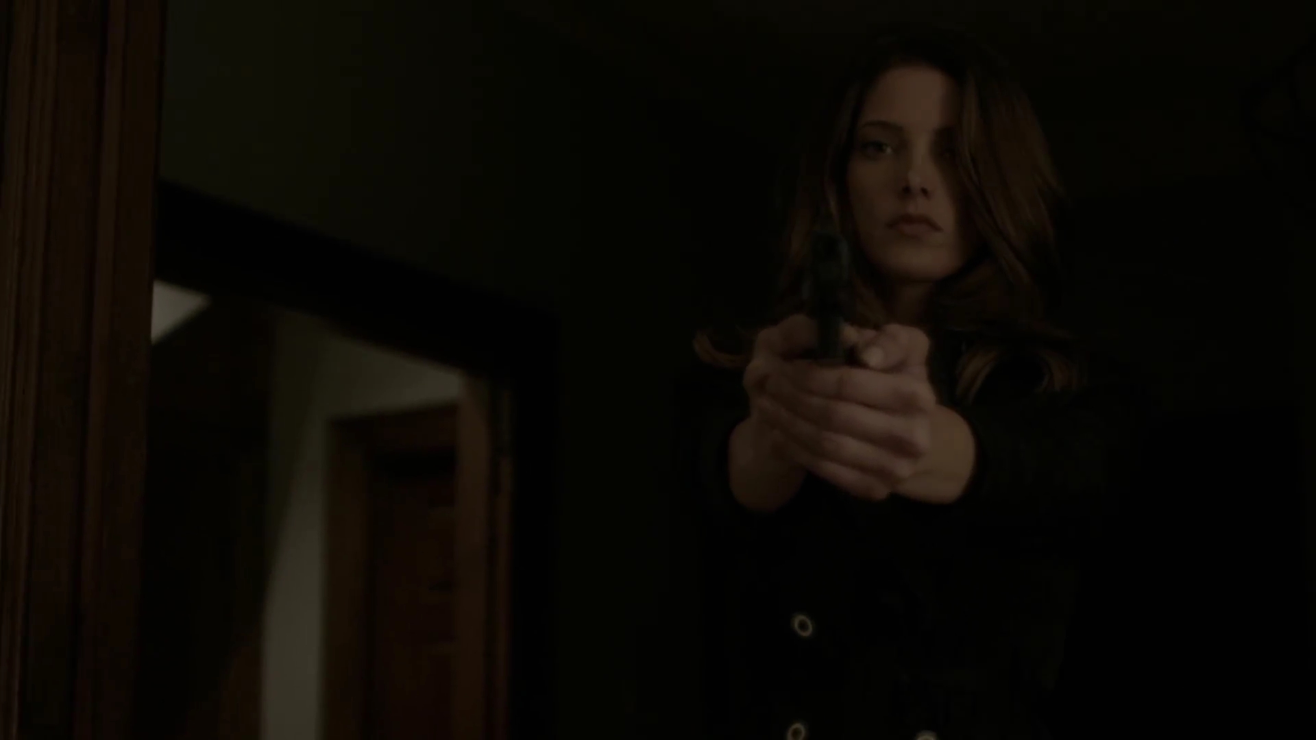Ashley-Greene_dot_nl-RougeSeason3B-BehindTheScenesPremise0115.jpg