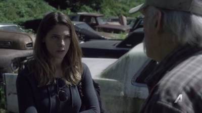 Ashley-Greene-dot-nl_Rogue4x02HowtheLightGetsIn-0350.jpg