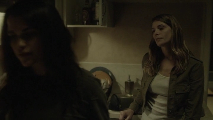 Ashley-Greene-dot-nl_Rogue-4x03LostHope0282.jpg