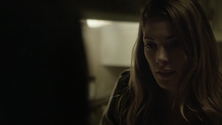 Ashley-Greene-dot-nl_Rogue-4x03LostHope0326.jpg