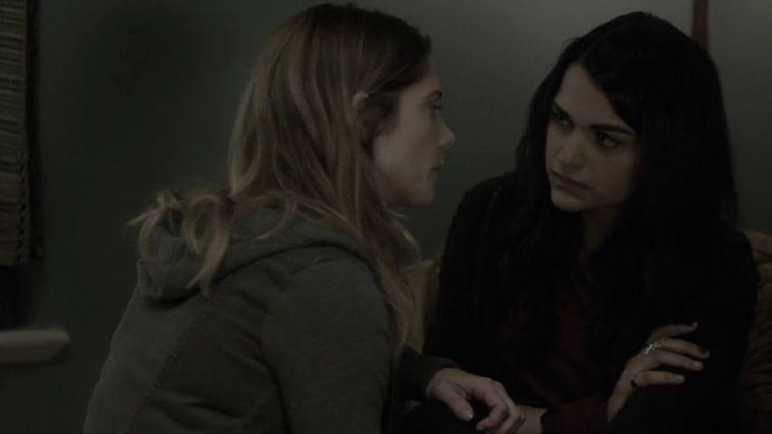Ashley-Greene-dot-nl_Rogue4x04TheDeterminedandtheDesperate1117.jpg