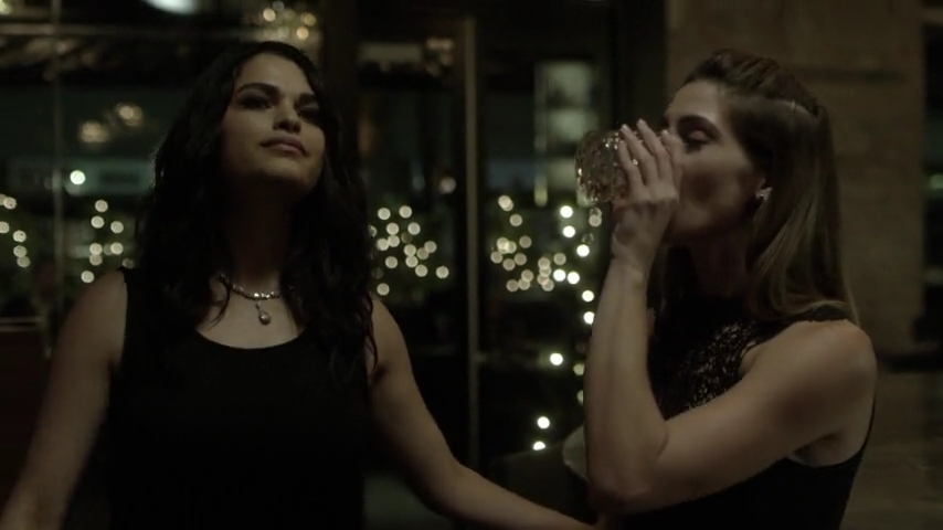 Ashley-Greene-dot-nl_Rogue4x04TheDeterminedandtheDesperate1802.jpg