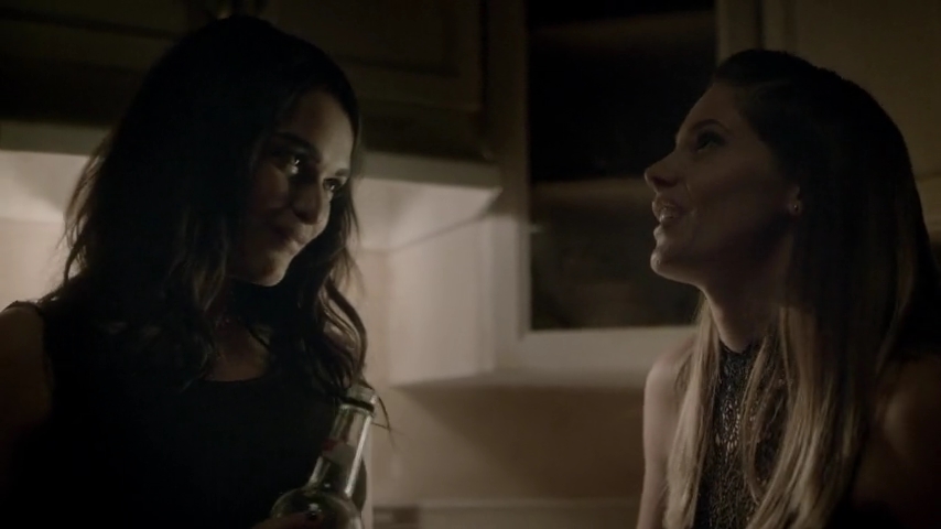 Ashley-Greene-dot-nl_Rogue4x04TheDeterminedandtheDesperate1904.jpg
