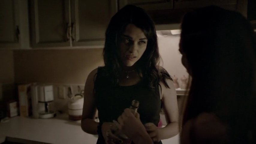 Ashley-Greene-dot-nl_Rogue4x04TheDeterminedandtheDesperate1911.jpg