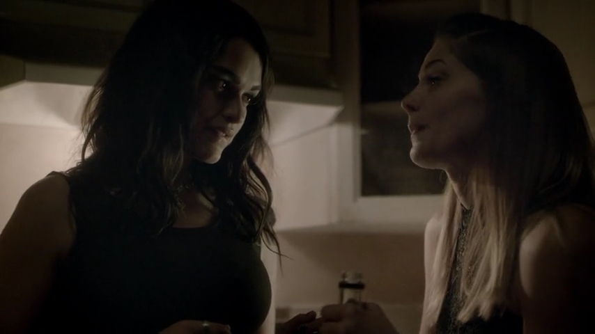 Ashley-Greene-dot-nl_Rogue4x04TheDeterminedandtheDesperate1914.jpg