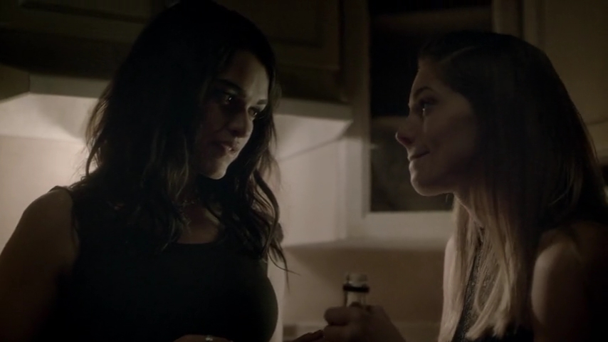 Ashley-Greene-dot-nl_Rogue4x04TheDeterminedandtheDesperate1915.jpg