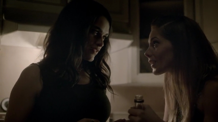 Ashley-Greene-dot-nl_Rogue4x04TheDeterminedandtheDesperate1916.jpg