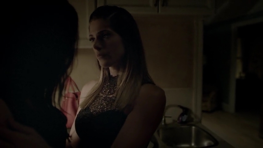 Ashley-Greene-dot-nl_Rogue4x04TheDeterminedandtheDesperate1944.jpg