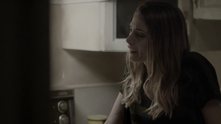 Ashley-Greene-dot-nl_Rogue4x05PoolBoy1128.jpg