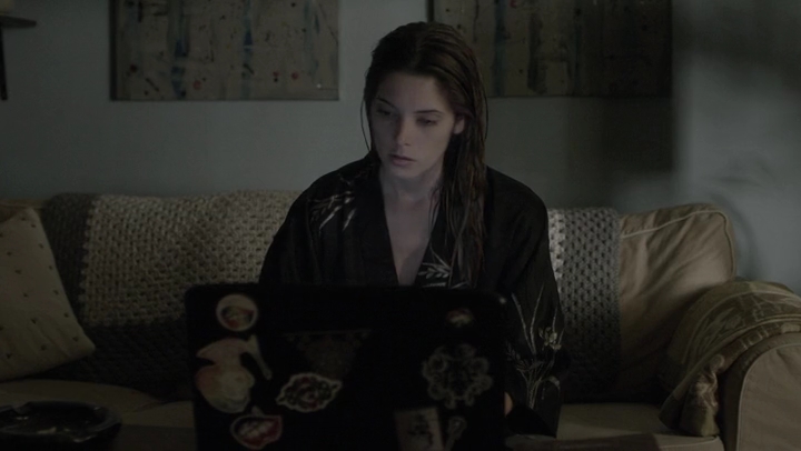 Ashley-Greene-dot-nl_Rogue4x05PoolBoy1500.jpg