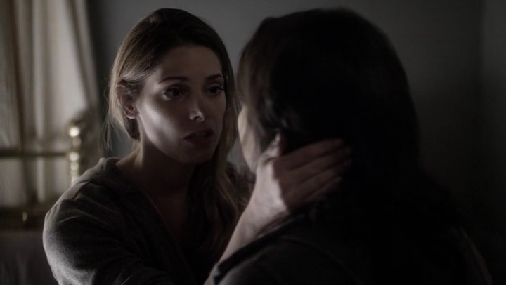 Ashley-Greene-dot-nl_Rogue4x05PoolBoy2124.jpg
