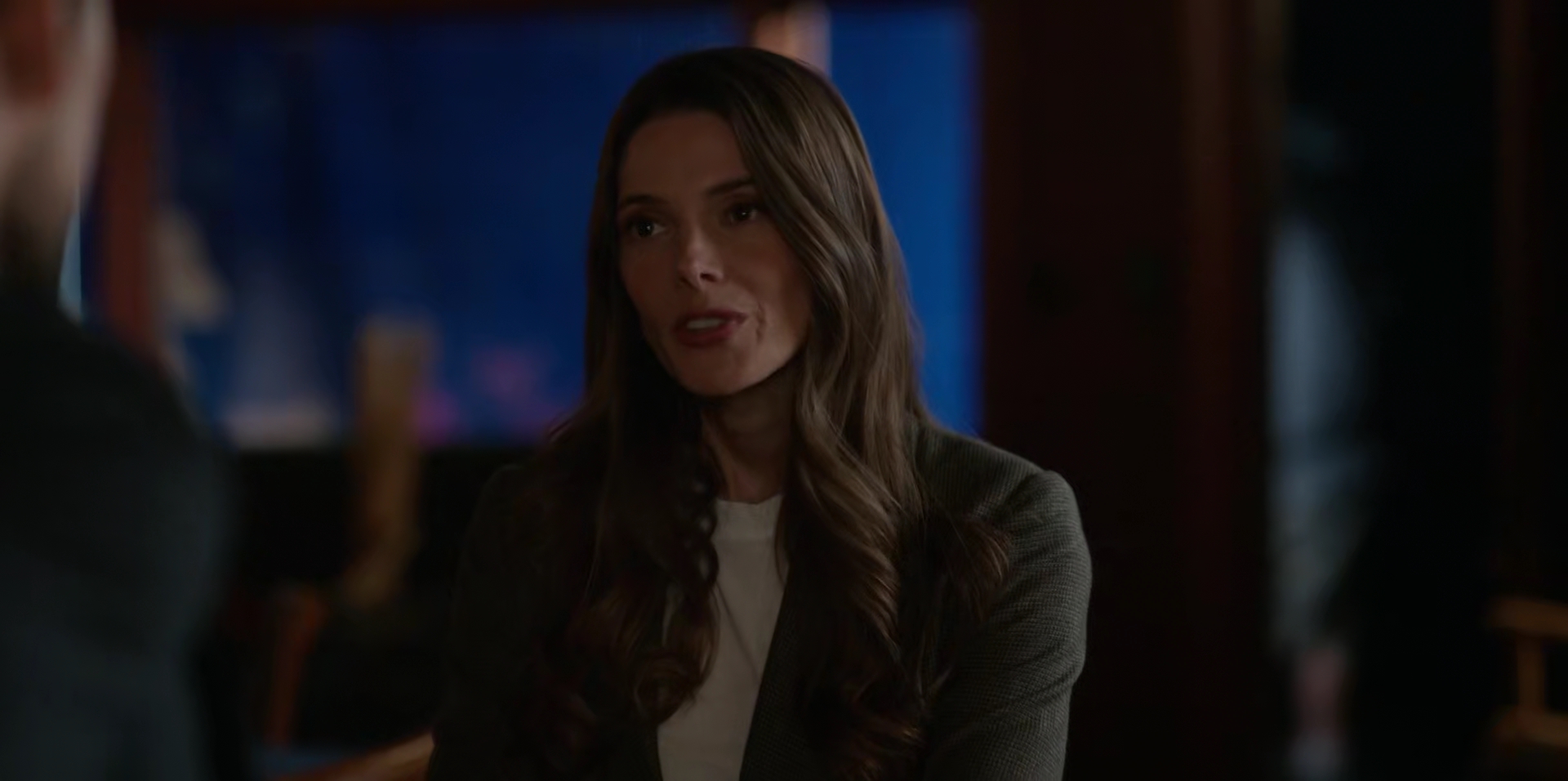 Ashley-Greene-dot-nl-WildCards1x06-0056.jpg